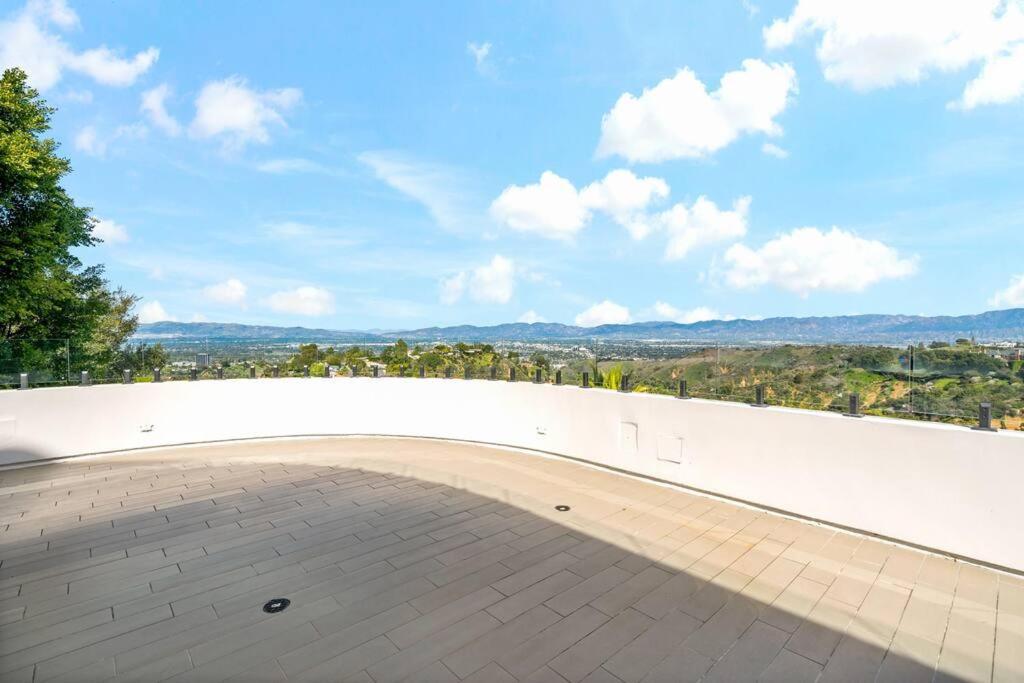 Villa Luxury Yacht Mansion In Bel Air Los Angeles
