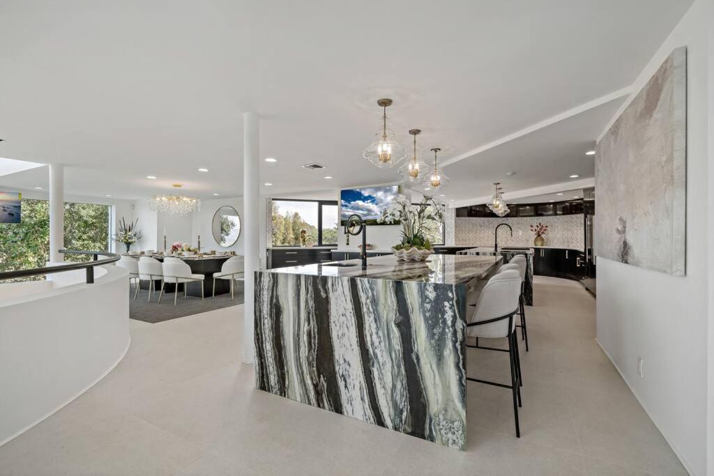 Luxury Yacht Mansion In Bel Air Villa
