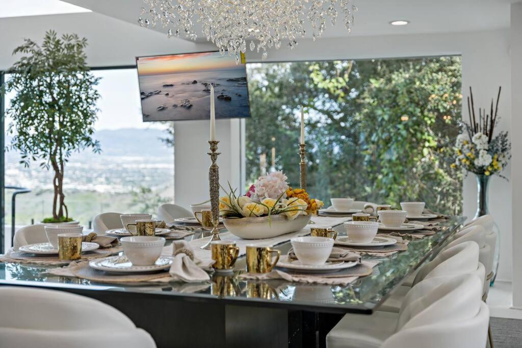 Villa Luxury Yacht Mansion In Bel Air